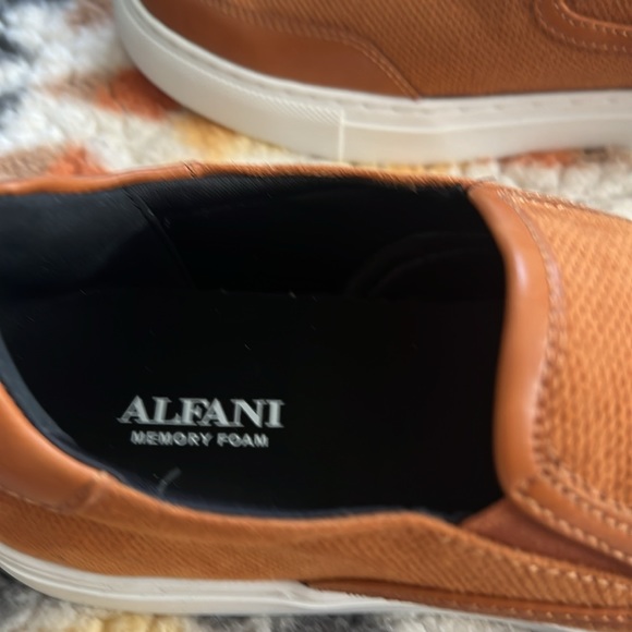 Men’s size 10.5 Alfani tan Spencer slip on shoes. - Picture 5 of 6